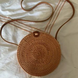 Round rattan bag
